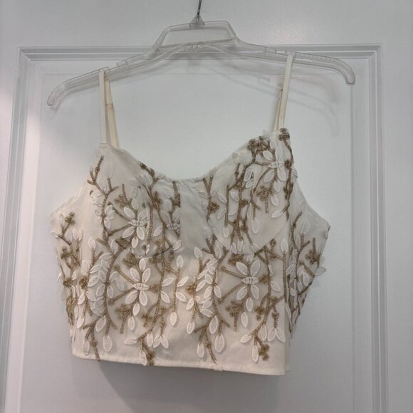 SHEIN Tops - Shein WHITE & GOLD TRIM FLORAL LACE CORSET CROP TOP